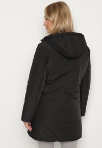 Born2be - Czarna Pikowana Kurtka Dwustronna z Kapturem Alarrise. Okazja: na spacer. Typ kołnierza: kaptur. Kolor: czarny. Materiał: skóra, jeans. Wzór: gładki #4