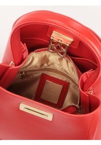 Kazar - Czerwona torebka z dużym zapięciem. Kolor: czerwony. Wzór: paski, gładki. Materiał: skórzane. Styl: elegancki. Rodzaj torebki: do ręki #8