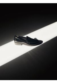 Ryłko - Lakierowane mokasyny damskie. Nosek buta: okrągły. Kolor: czarny. Materiał: skóra, lakier. Styl: street #1