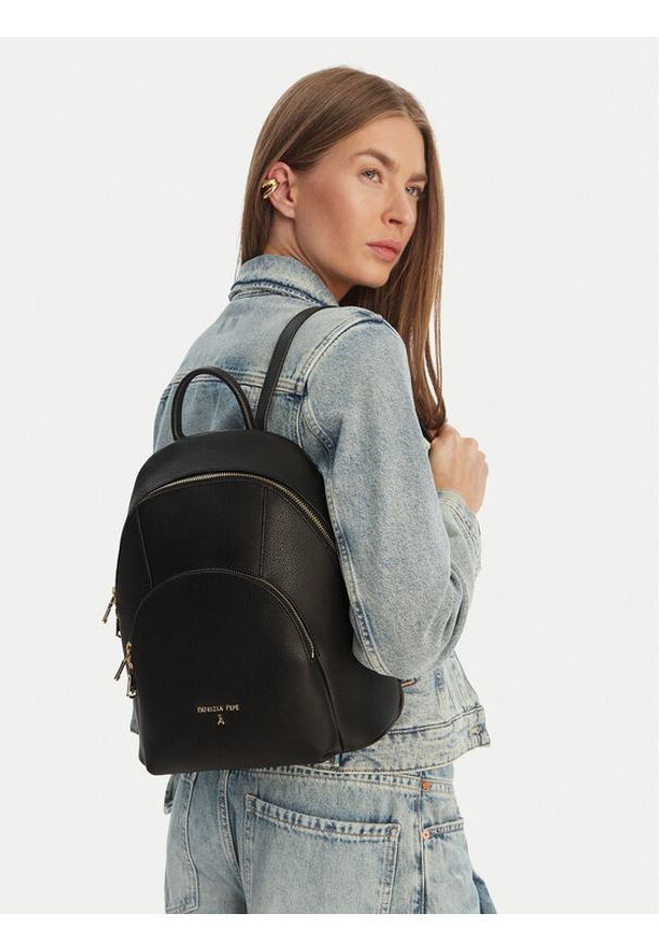 Patrizia Pepe Plecak 8B0325/L001-K103 Czarny. Kolor: czarny. Materiał: skóra