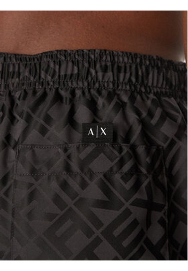 Armani Exchange Szorty kąpielowe XM000829 AF13629 FC013 Czarny Regular Fit. Kolor: czarny. Materiał: syntetyk