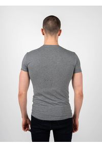 Emporio Armani T-shirt "C-Neck" | 111035 2F517 | Mężczyzna | Szary. Kolor: szary. Materiał: bawełna, elastan. Wzór: nadruk, aplikacja #6
