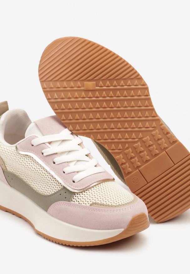 Born2be - Różowe Sneakersy z Geometrycznym Wzorem Borgis. Nosek buta: okrągły. Zapięcie: sznurówki. Kolor: różowy. Materiał: materiał. Wzór: geometria. Obcas: na obcasie. Wysokość obcasa: niski