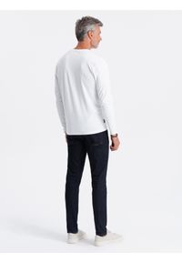 Ombre Clothing - Longsleeve męski BASIC z okrągłym dekoltem - biały V4. Kolor: biały. Materiał: materiał, bawełna. Długość rękawa: długi rękaw. Wzór: gładki, jednolity. Styl: klasyczny #2