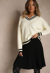 Renee - Czarna Spódnica z Kaszmirem o Rozkloszowanym Kroju High Waist Acrea. Okazja: na co dzień. Stan: podwyższony. Kolor: czarny. Materiał: kaszmir. Styl: elegancki, casual