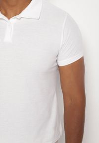 Born2be - Biały T-shirt Polo z Bawełną Fodelira. Okazja: na co dzień. Typ kołnierza: polo. Kolor: biały. Materiał: bawełna. Styl: klasyczny, elegancki, casual #4