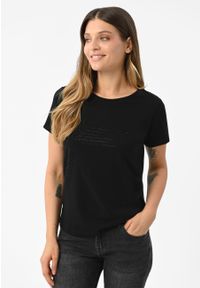 Volcano - Koszulka z dżetami T-MONIC. Okazja: na co dzień. Kolor: czarny. Materiał: materiał, bawełna, jeans, elastan. Długość: krótkie. Wzór: geometria, nadruk. Styl: klasyczny, casual, elegancki #1