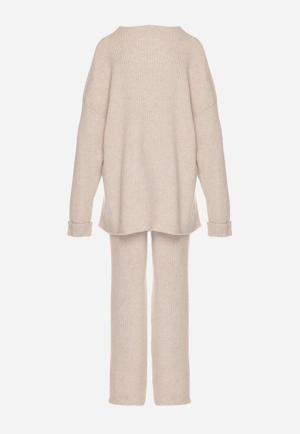 Born2be - Jasnobeżowy Komplet z Bawełną i Wełną Sweter z Guzikami i Proste Spodnie Reisadia. Kolor: beżowy. Materiał: bawełna, wełna