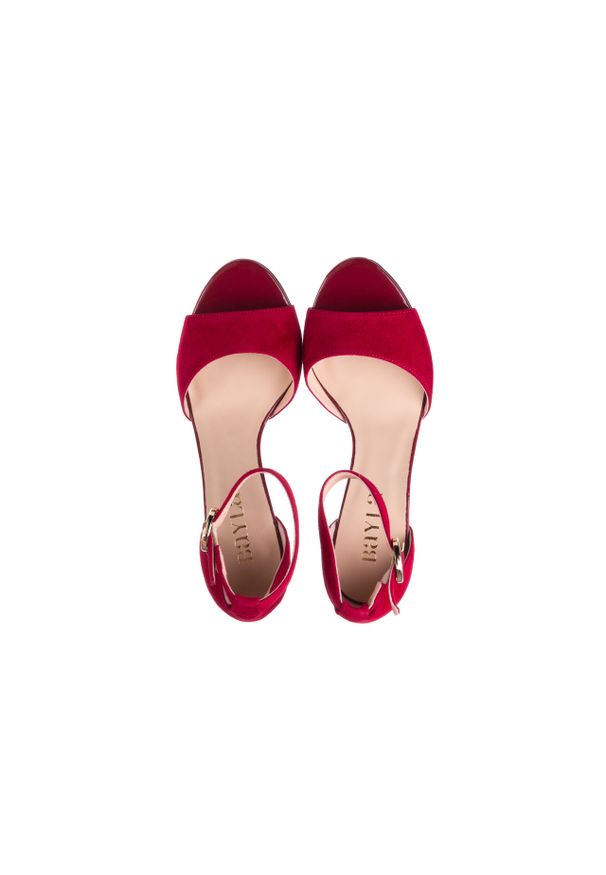 Sandały Bayla-056 9249-1432 Burgund Zamsz, Skóra naturalna. Okazja: do pracy, na spotkanie biznesowe. Zapięcie: klamry. Kolor: czerwony. Materiał: skóra. Obcas: na obcasie. Styl: elegancki, biznesowy. Wysokość obcasa: średni