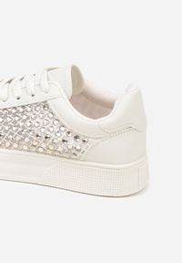 Born2be - Beżowe Sneakersy na Grubej Podeszwie Ozdobione Cyrkoniami Ilaronis. Okazja: na co dzień. Kolor: beżowy. Materiał: jeans. Wzór: aplikacja #3