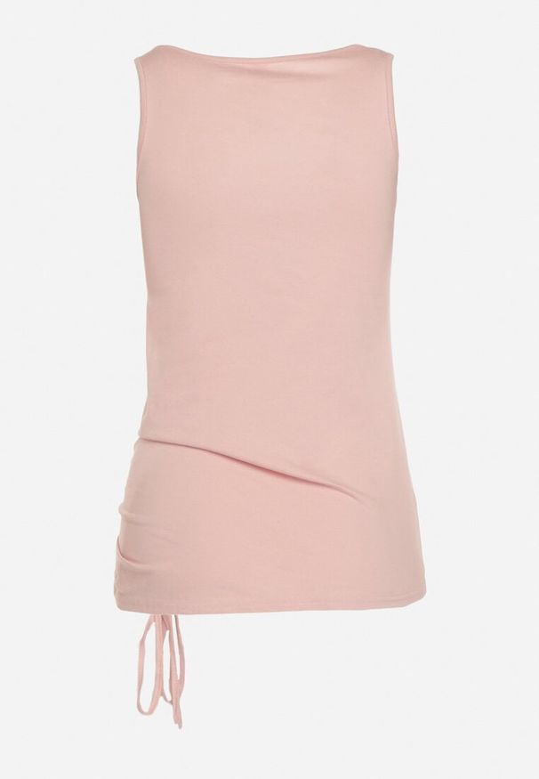 Born2be - Różowy Asymetryczny Top z Bawełny na Ramiączkach Zapinany na Guziki i Wykończony Troczkiem Ulilama. Okazja: na co dzień. Kolor: różowy. Materiał: bawełna. Długość rękawa: na ramiączkach. Wzór: aplikacja. Styl: casual