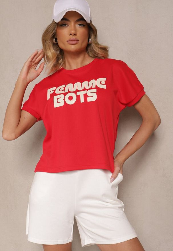 Renee - Czerwony T-shirt z Nadrukiem Napisu Dezerine. Okazja: na co dzień. Kolor: czerwony. Materiał: jeans. Wzór: nadruk, napisy. Styl: klasyczny, casual