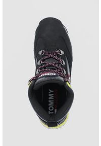 Tommy Jeans Buty kolor czarny na platformie. Nosek buta: okrągły. Zapięcie: sznurówki. Kolor: czarny. Materiał: materiał, guma, włókno. Szerokość cholewki: normalna. Obcas: na platformie #3