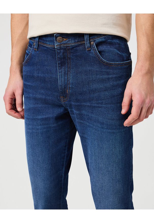 Wrangler - WRANGLER TEXAS SLIM MĘSKIE SPODNIE JEANSOWE JEANSY DŻINSY BLUE SOUL 112350661 W12S017997