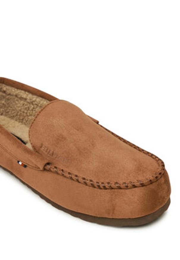 TOMMY HILFIGER - Tommy Hilfiger Kapcie Driver House Shoe FM0FM05224 Brązowy. Kolor: brązowy. Materiał: skóra, zamsz