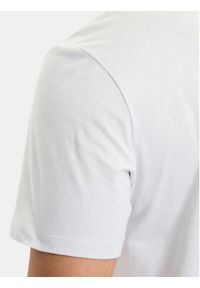 Calvin Klein Jeans T-Shirt LV04RC272G Szary jasny Regular Fit. Kolor: szary. Materiał: bawełna #3