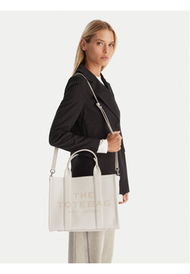 MARC JACOBS - Marc Jacobs Torebka The Leather Medium Tote H004L01PF21 Écru. Materiał: skórzane