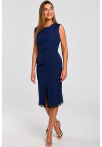 Sukienki.shop - Elegancka sukienka ołówkowa midi rozcięcie na dole i koronka granatowa. Okazja: na randkę, na spotkanie biznesowe, do pracy, na wesele, na imprezę, na ślub cywilny. Kolor: niebieski. Materiał: koronka. Długość rękawa: bez rękawów. Wzór: koronka. Typ sukienki: ołówkowe. Styl: elegancki. Długość: midi