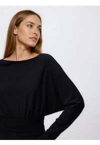 Reserved - Longsleeve z wiskozą - czarny. Kolor: czarny. Materiał: wiskoza. Długość rękawa: długi rękaw