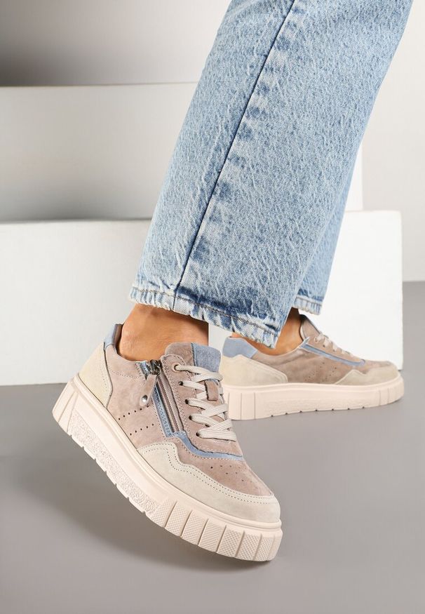 Born2be - Beżowo-Niebieskie Skórzane Sneakersy w Streetwearowym Stylu Zdobione Suwakiem Elearessa. Okazja: na co dzień. Kolor: beżowy. Materiał: skóra. Wzór: aplikacja. Sezon: jesień, wiosna. Obcas: na platformie