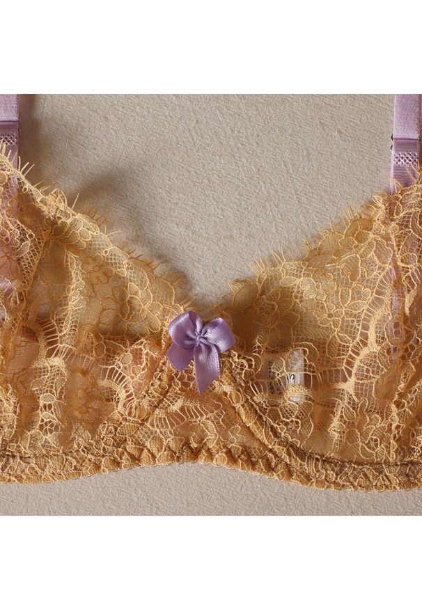 Intica - Zestaw bielizny koronkowej z ozdobnymi detalami na wieczór Kenneth. Kolor: wielokolorowy. Materiał: koronka. Wzór: koronka