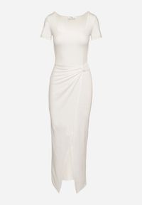 Born2be - Biała Taliowana Sukienka z Wiskozą z Marszczeniem Milasela. Kolor: biały. Materiał: wiskoza. Styl: elegancki, klasyczny #6