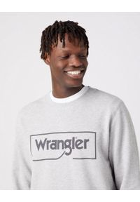 Wrangler - WRANGLER FRAME LOGO CREW MĘSKA BLUZA NADRUK MID GREY W662HAX37 112320241. Wzór: nadruk