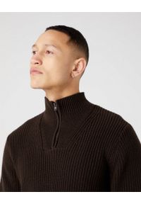 Wrangler - WRANGLER HALF ZIP KNIT MĘSKI SWETER ROZPINANY DELICIOSO BROWN W8D0PJH38 112321332. Okazja: na randkę, na co dzień. Typ kołnierza: golf. Materiał: wełna, materiał, poliamid, bawełna, jeans. Długość rękawa: długi rękaw. Długość: długie. Styl: casual, elegancki #4