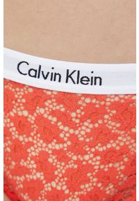 Calvin Klein Underwear brazyliany kolor czerwony z koronki. Kolor: czerwony. Materiał: koronka. Wzór: koronka