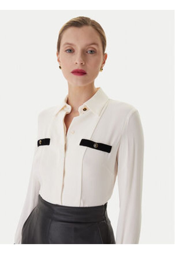 Elisabetta Franchi Koszula CA-131- 57E2-V390 Écru Regular Fit. Kolor: kremowy. Materiał: wiskoza