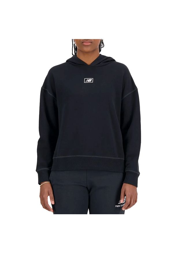 Bluza New Balance WT33512BK - czarna. Okazja: na co dzień. Typ kołnierza: kaptur. Kolor: czarny. Materiał: bawełna, prążkowany, materiał, poliester. Styl: klasyczny, casual
