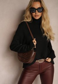 Renee - Czarny Casualowy Golf z Dodatkiem Bawełny i Wiskozy Lerinae. Okazja: na co dzień. Typ kołnierza: golf. Kolor: czarny. Materiał: wiskoza, bawełna. Długość rękawa: długi rękaw. Długość: długie. Styl: casual