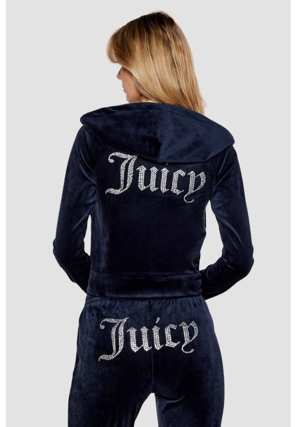 Juicy Couture - JUICY COUTURE Granatowa bluza damska welurowa Madison z cyrkoniami, Rozmiar M. Typ kołnierza: kaptur. Kolor: niebieski. Materiał: welur. Wzór: aplikacja. Styl: elegancki