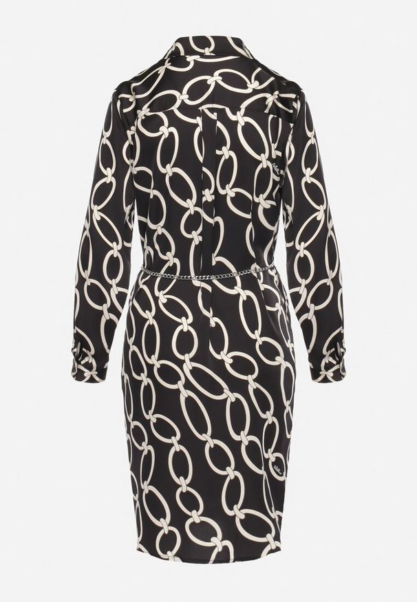 Born2be - Czarna Sukienka w Geometryczny Wzór z Satynowego Materiału z Metalicznym Łańcuszkiem Nastar. Kolor: czarny. Materiał: satyna, materiał. Wzór: geometria. Styl: elegancki