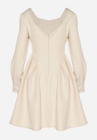 Born2be - Beżowa Rozkloszowana Sukienka z Kwadratowym Dekoltem Katilora. Typ kołnierza: dekolt kwadratowy. Kolor: beżowy. Długość rękawa: długi rękaw. Styl: klasyczny #6