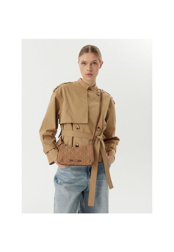 Torebka Calvin Klein. Kolor: brązowy