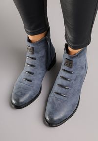 Born2be - Niebieskie Botki Trzewiki z Metalicznymi Klamrami Asanella. Okazja: na co dzień. Zapięcie: klamry. Kolor: niebieski. Materiał: jeans. Styl: casual