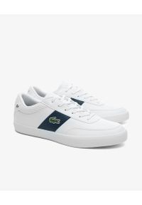 Lacoste - LACOSTE - Białe sneakersy z haftowanym logo COURT-MASTER. Kolor: biały. Materiał: materiał, poliester. Wzór: haft #8