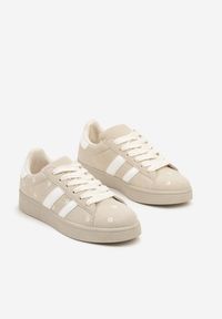 Renee - Beżowe Sneakersy Ozdobione Haftowanymi Kwiatami i Paskami Malirelle. Okazja: na co dzień. Zapięcie: pasek. Kolor: beżowy. Materiał: jeans. Wzór: aplikacja, kwiaty, haft. Obcas: na obcasie. Wysokość obcasa: niski #5