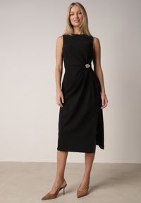 Born2be - Czarna Sukienka z Wiskozą z Metaliczną Aplikacją i Rozcięciem na Nogę Aeradina. Kolor: czarny. Materiał: wiskoza. Wzór: aplikacja. Styl: klasyczny #7
