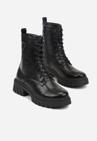 Renee - Czarne Rockowe Botki Workery Zdobione Nitami Eratila. Okazja: na imprezę, na co dzień. Kolor: czarny. Materiał: jeans, skóra. Szerokość cholewki: normalna. Wzór: aplikacja. Styl: rockowy #3