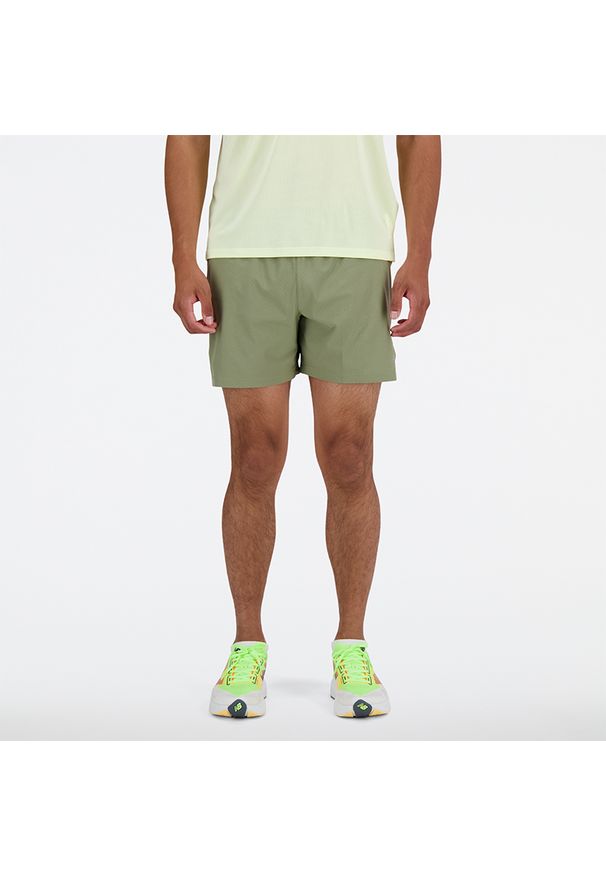 Spodenki męskie New Balance MS41286DEK – zielone. Kolor: zielony. Materiał: materiał, tkanina, poliester. Sport: fitness