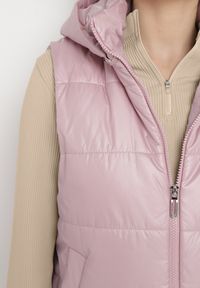 Born2be - Różowa Kamizelka z Odpinanym Kapturem i Kieszeniami Pikowana Aggevia. Kolor: różowy #2