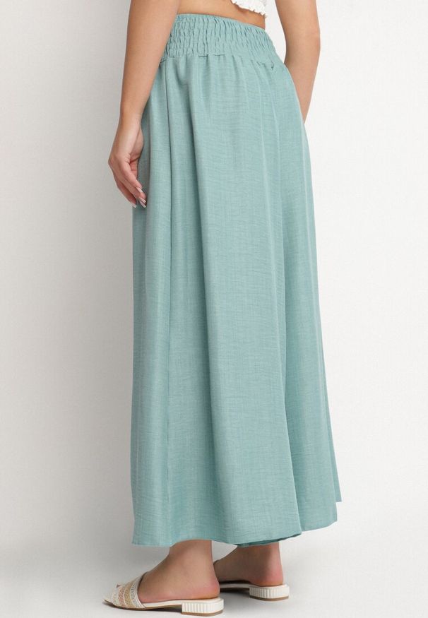 Born2be - Miętowe Spodnie o Szerokim Kroju z Wysokim Stanem i Elastyczną Talią Ralbia. Okazja: na co dzień. Stan: podwyższony. Kolor: zielony. Styl: klasyczny, casual, elegancki