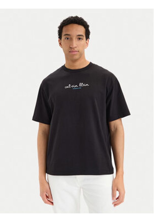 Calvin Klein Jeans T-Shirt SS 16s CK TRVL LV04RG816G Czarny Regular Fit. Kolor: czarny. Materiał: bawełna