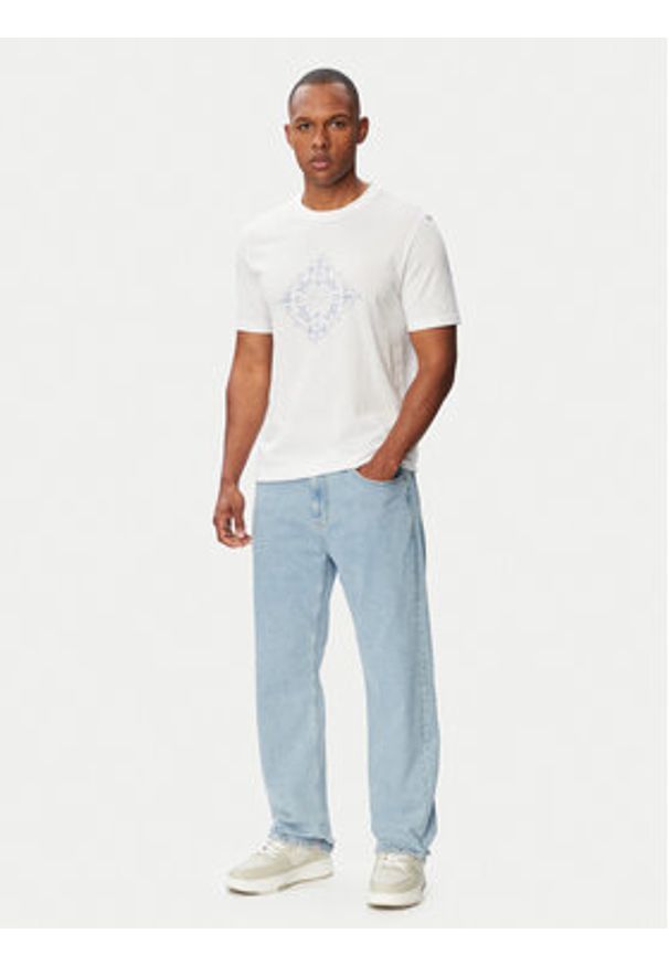 Hugo - HUGO T-Shirt Nerberri 50572760 Biały Regular Fit. Kolor: biały. Materiał: bawełna