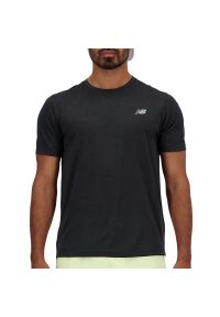 Koszulka New Balance MT41253BK - czarna. Kolor: czarny. Materiał: poliester, materiał. Sport: fitness