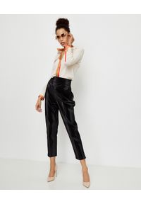 Elisabetta Franchi - ELISABETTA FRANCHI - Błyszczące spodnie z wysokim stanem. Stan: podwyższony. Kolor: czarny. Styl: elegancki #4