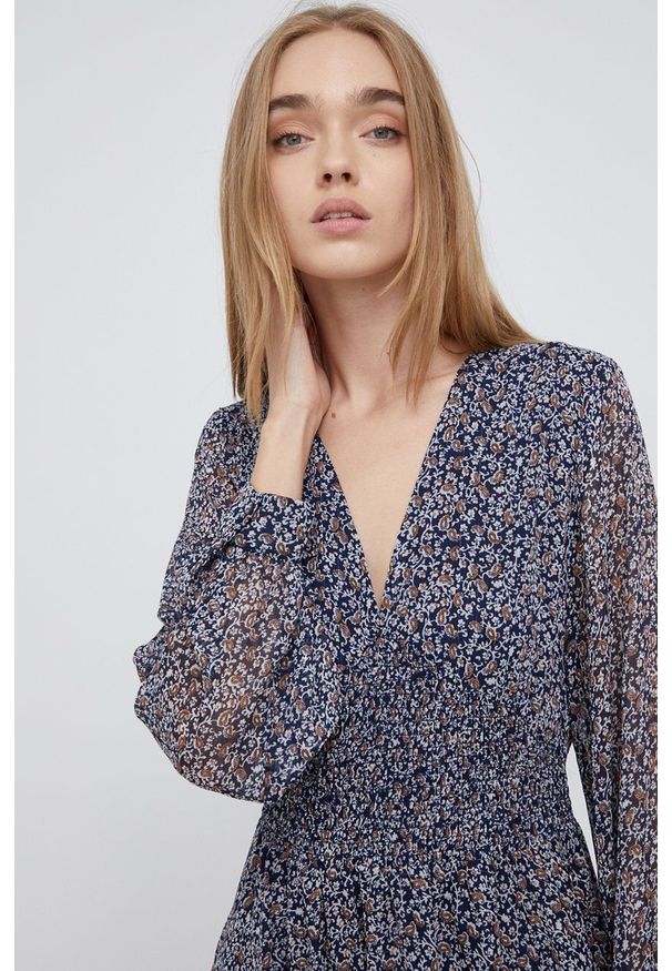 Pepe Jeans - Sukienka Clara. Kolor: niebieski. Materiał: tkanina. Długość rękawa: długi rękaw. Typ sukienki: rozkloszowane