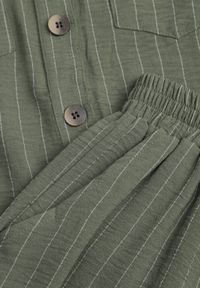 Born2be - Ciemnozielony Wiskozowy Komplet Szerokie Spodnie i Koszula Bez Rękawów z Wiązaniem Zanran. Kolor: zielony. Materiał: wiskoza #8